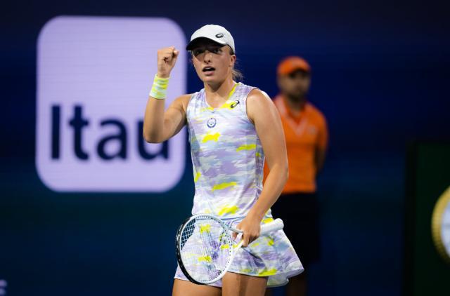 开云下载网址-斯瓦泰克赢下00后巅峰战 距“阳光双冠”仅差三胜