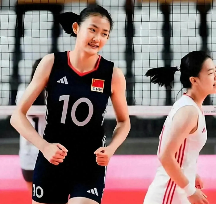 开云官网-上海女排双子星太突出！黄悦鑫一传进步大，杨舒茗进攻凶猛|洛杉矶|布里斯班|杨方旭|比赛|替补_新浪体育_新浪新闻