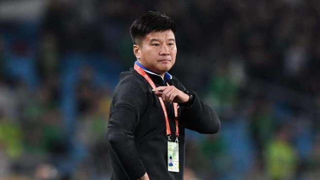 开云体育-李霄鹏离开影响武汉保级 菜鸟李金羽能否担重任？
